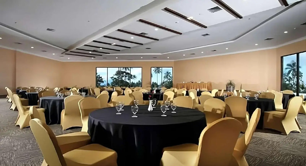 Sutanraja Hotel Convention & Recreation