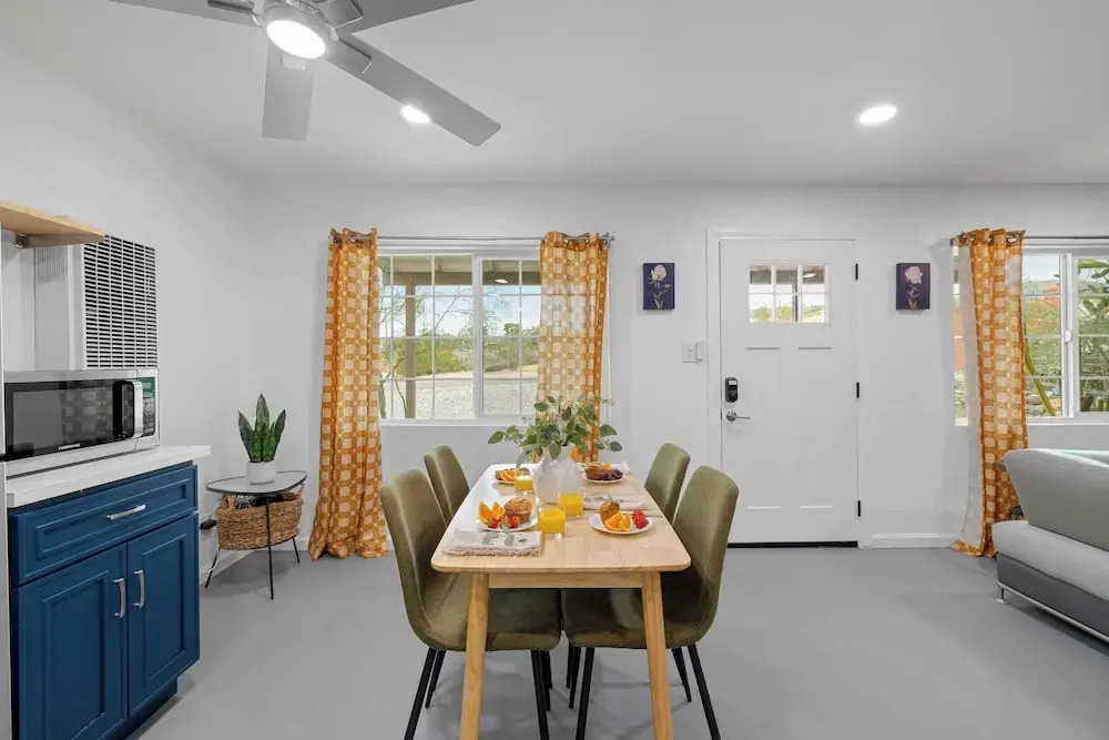 Fable by Avantstay 2 Unique Spaces, w/ Bowling, Hot Tub, Fire Pit, Large Yard