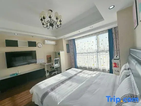 Westin Audio-Visual Homestay (Youth Street Subway Station & Color TV Tower Night Market Branch)