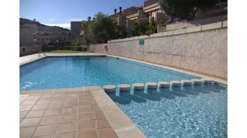 LLOGUER30 Margarets Family House with pool and parquing