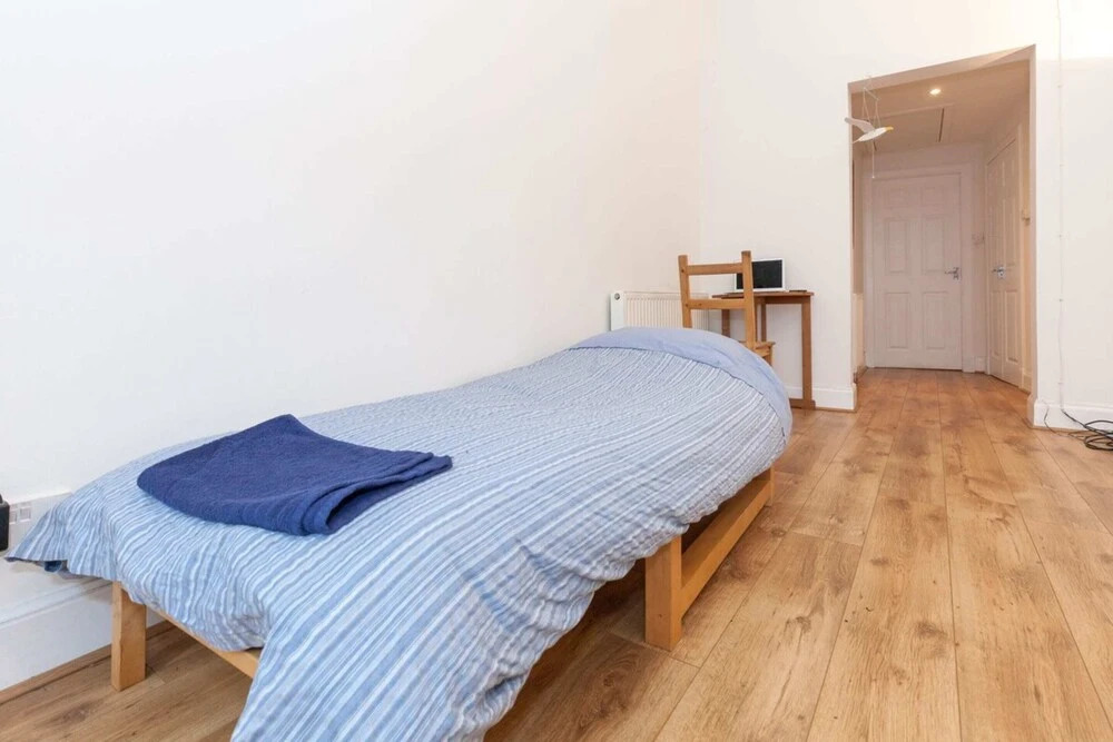 Bright Studio Walk Score 91 Wi-fi Sleeps 2