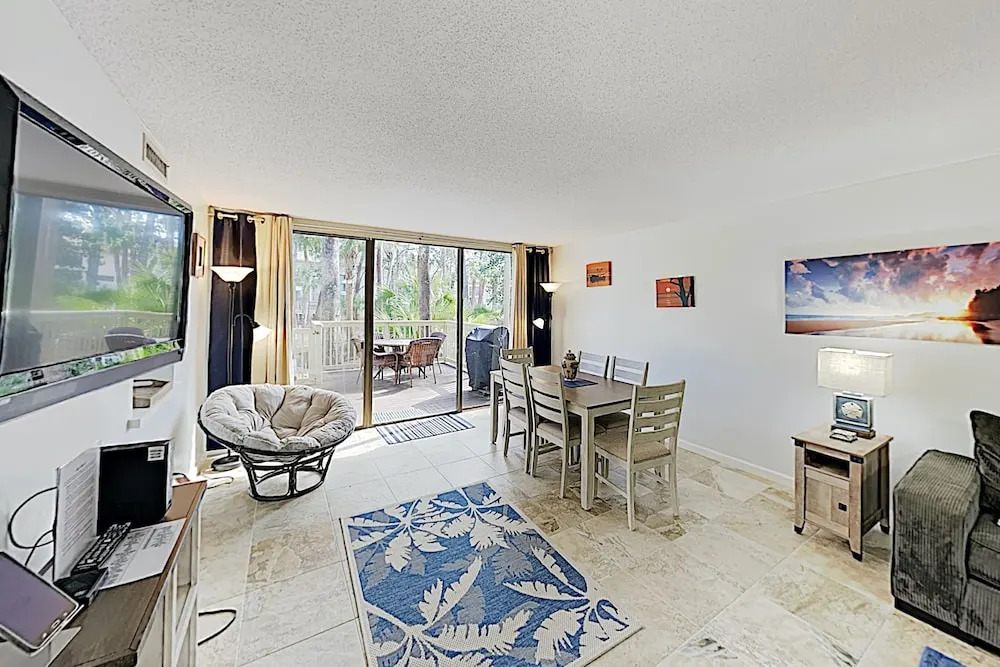 New Listing! Stylish Condo: 2 Pools & Beach Cabana Condo