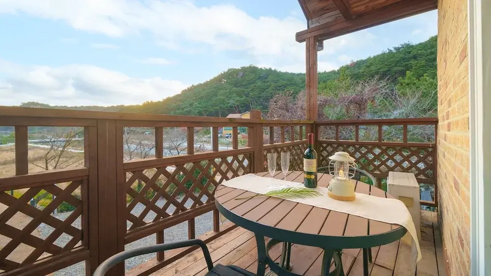 Clear morning pet friendly pension