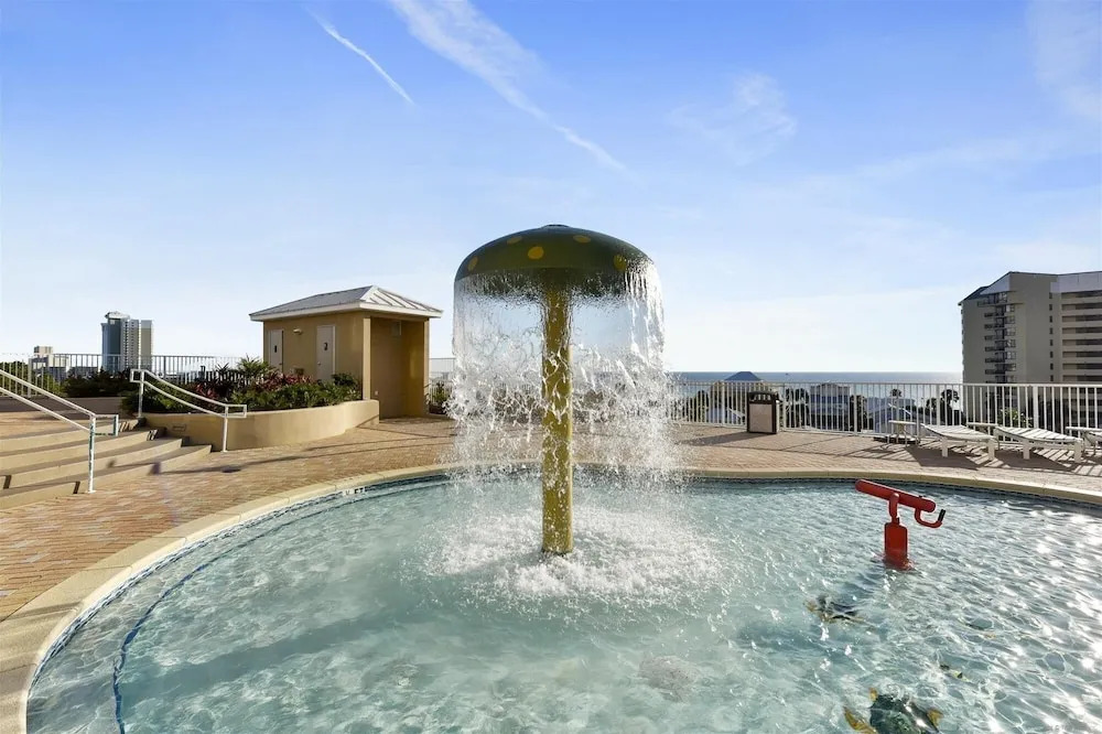 Laketown Wharf 835 - Very Cool 1 Bedroom+Bunks, Sleeps 6. Free Fun! 1 Condo by RedAwning