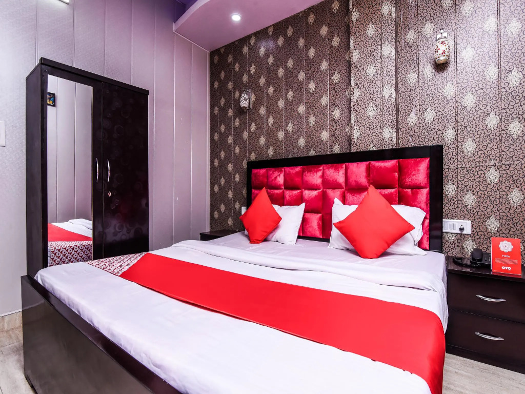 OYO 22691 Royale Park Inn