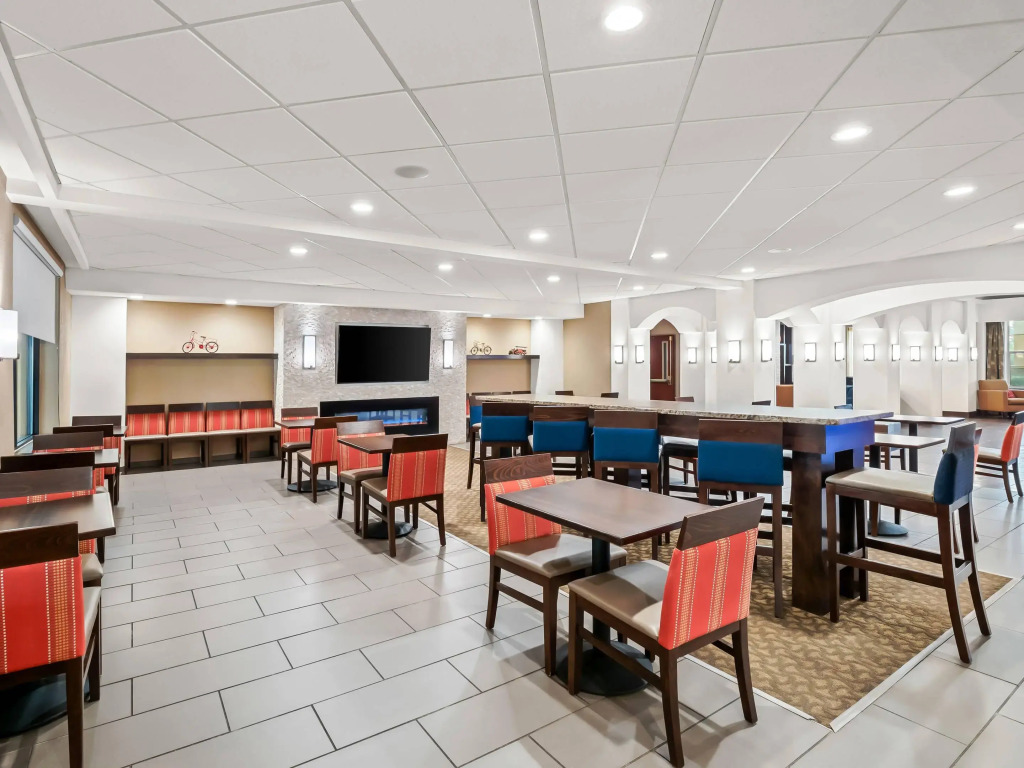 Comfort Inn & Suites