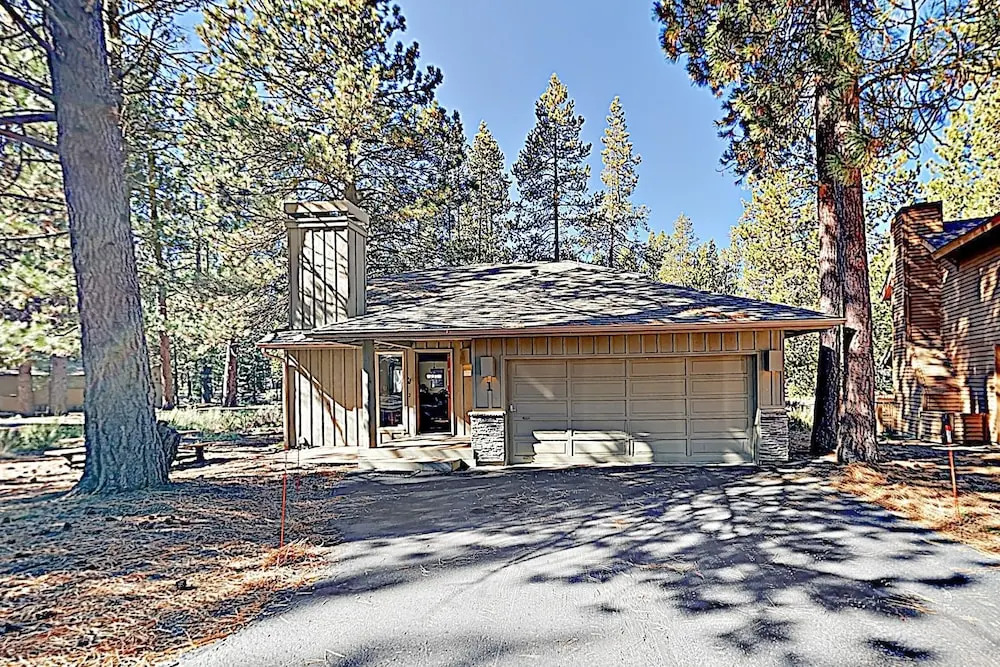 New Listing! All-season Haven - Hot Tub, Ping-pong 3 Bedroom Home
