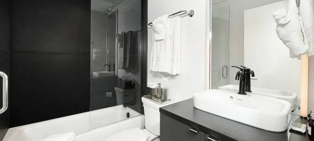 Downtown Modern Creekside by Exceptional Stays