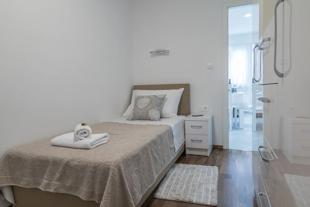 Drop In Split Luxury Suites