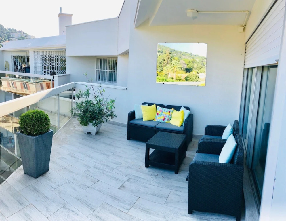 Suites in Cannes Center Sea View
