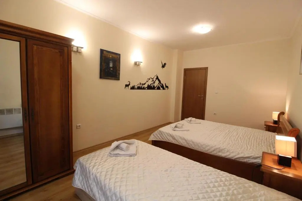Pine Tree Apartment 3 - B3
