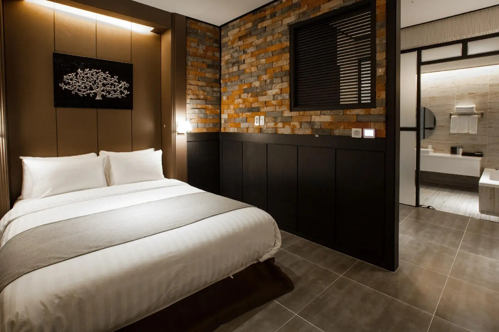 CS Premier Hotel