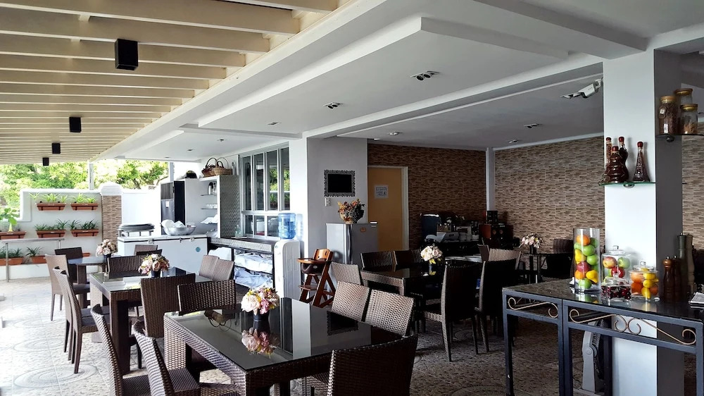 Splash Suites Hotel Tagaytay