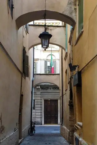 Ai Cinque Archi