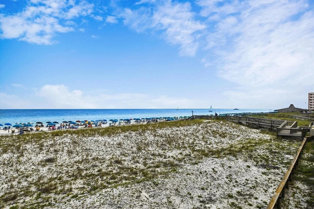 Inlet Reef 105 is a beautifully decorated and absolutely gorgeous 2 BR by RedAwning