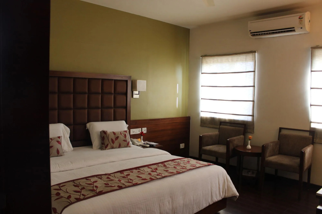 FabHotel Srujana Inn