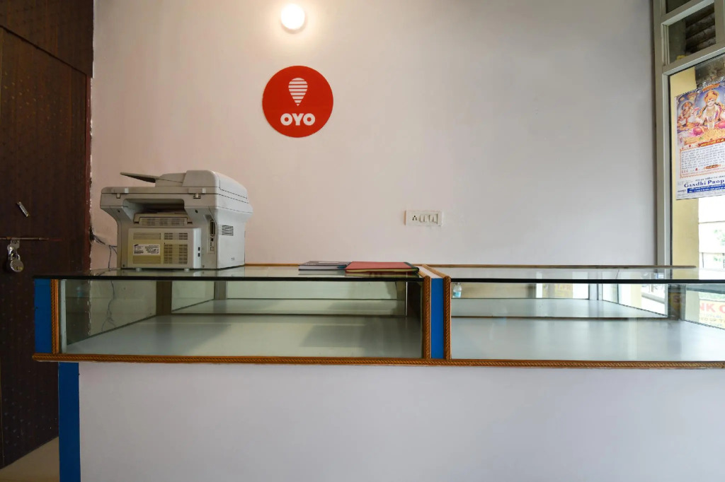 OYO 45087 Hotel Sapphire Palace 2