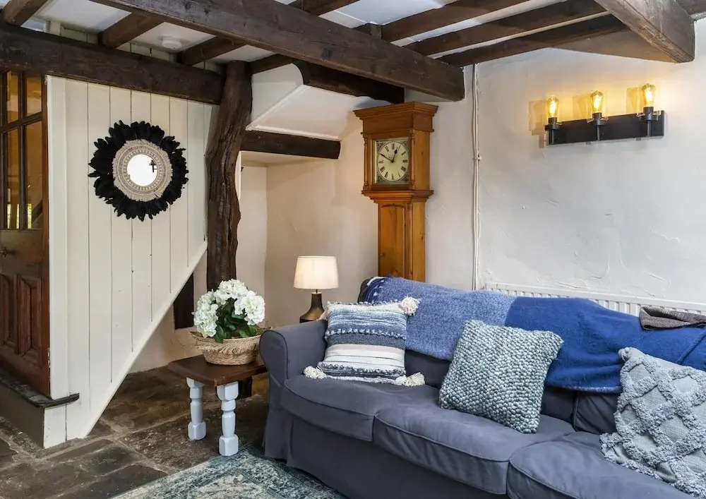 1 Bedroom Cottage in Bury, No Deposit