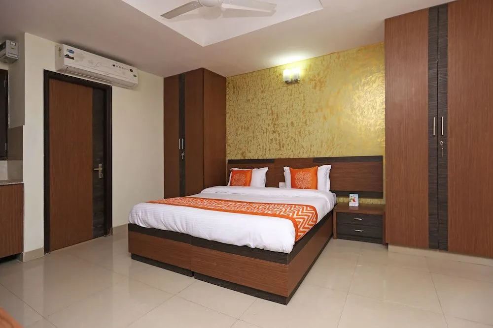 Capital O 8481 Le Tara Residency
