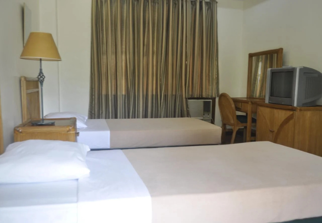 La Planta Hotel and Restaurant, Inc