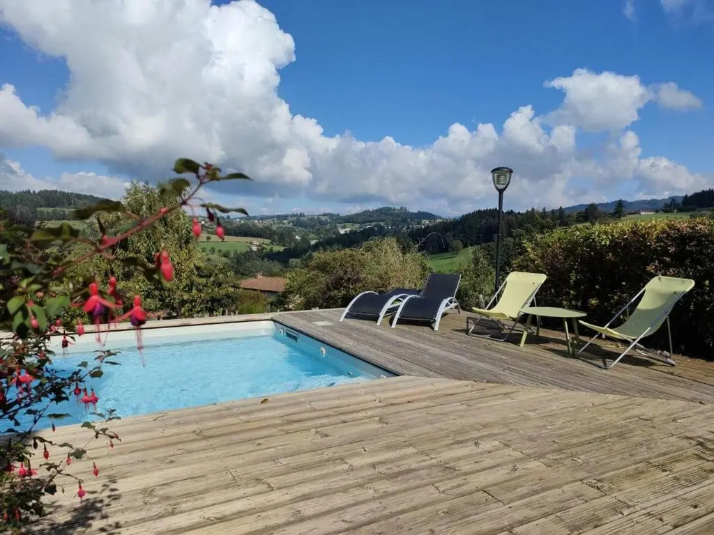Maison de vacances spacieuse avec jardin et animaux admis - FR-1-496-247