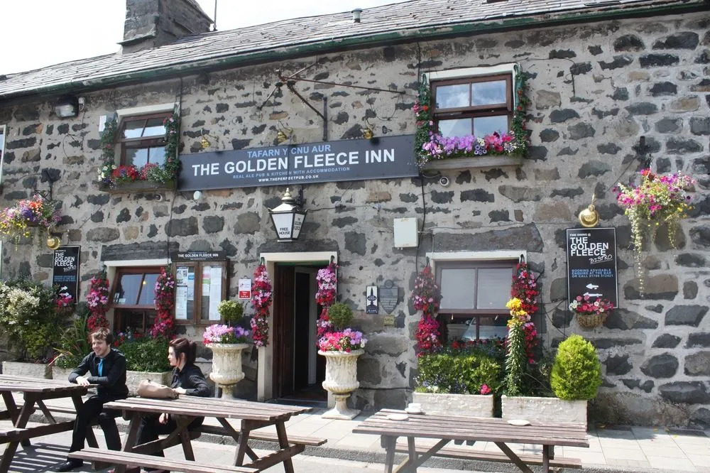 The Golden Fleece Inn