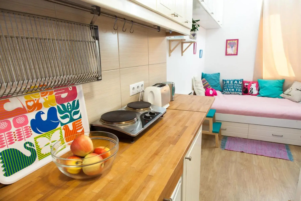 Self check-in eco studio - free street parking closeby
