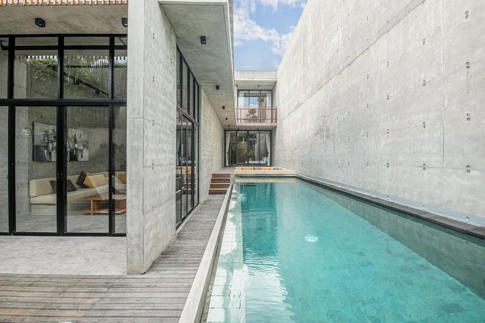 Modern 4 BR villa heart of Canggu 8mins to beach