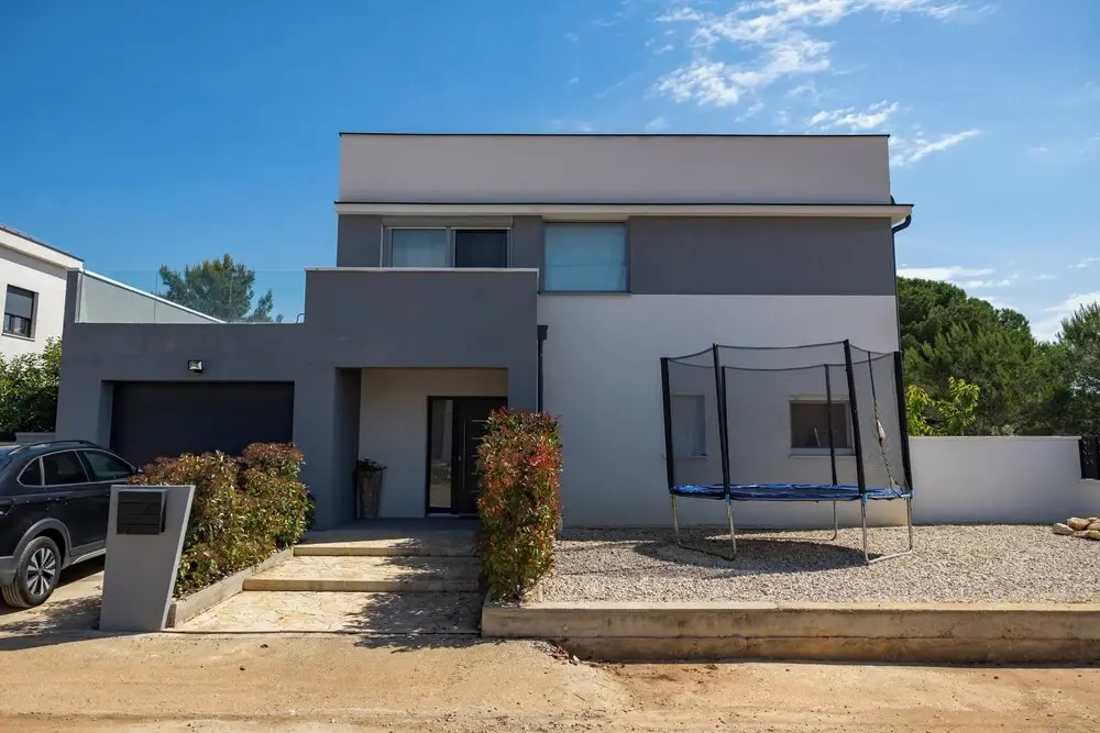 Alba Family Home