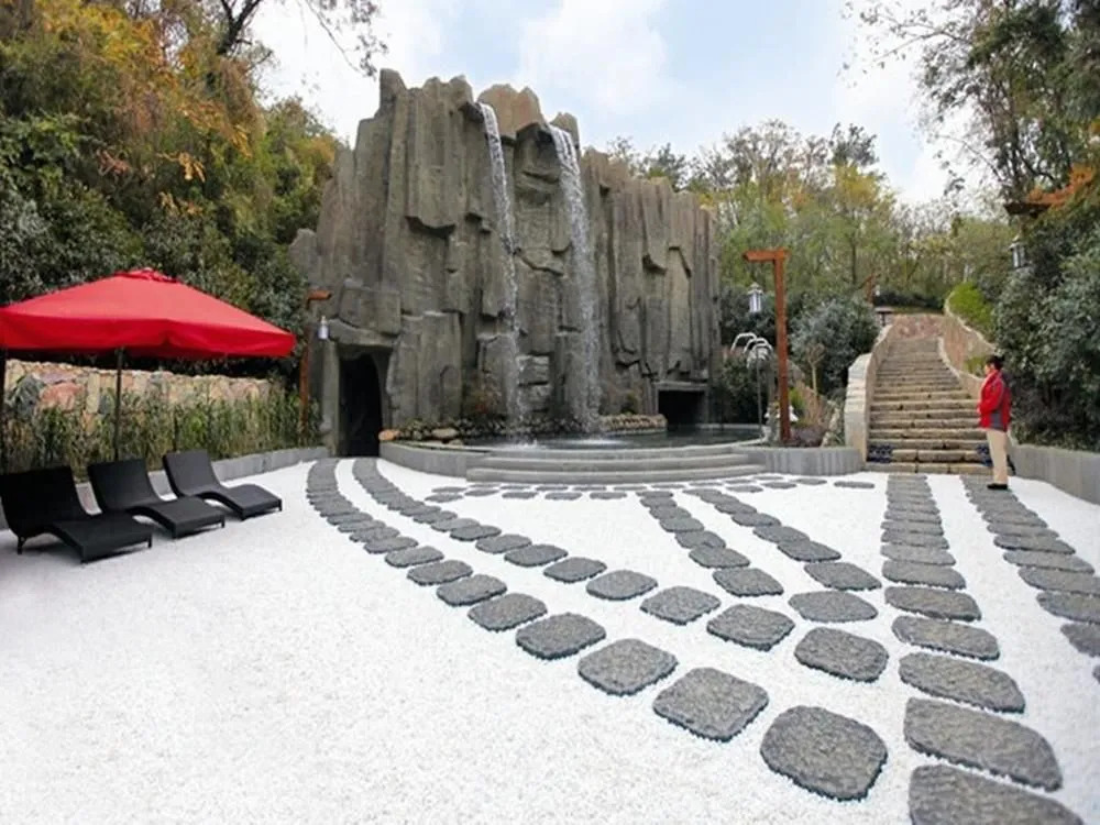Nanjing Ziqinghu Hotspring Hotel