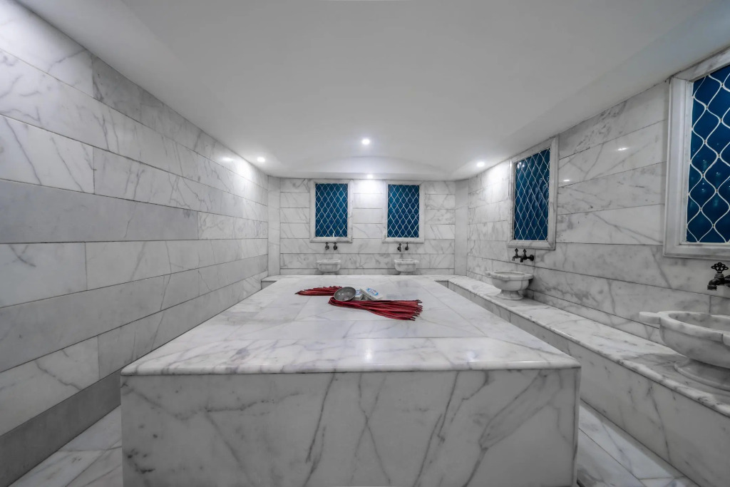Julian Club Hotel