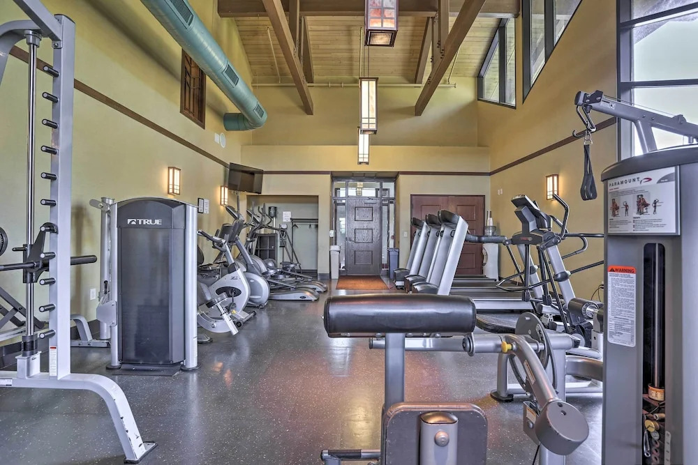 Hike, Swim, Ski & More: Home in Arrowhead Lakes!