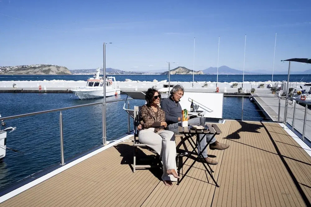 ALMALO Floating House - Casa Galleggiante