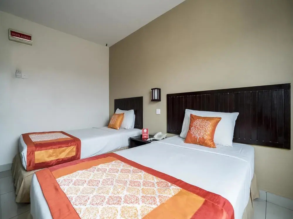 OYO 244 Family Hotel