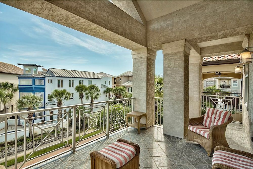 Serenity 4 Bedroom Holiday Home by Five Star Properties