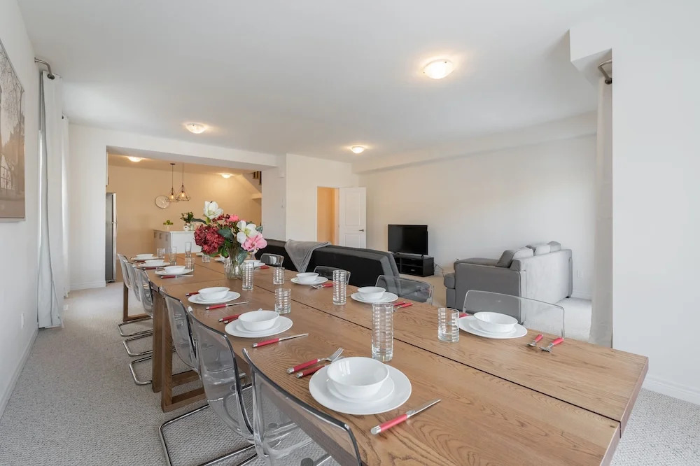 Lavish Brand New Four Bedroom Townhouse