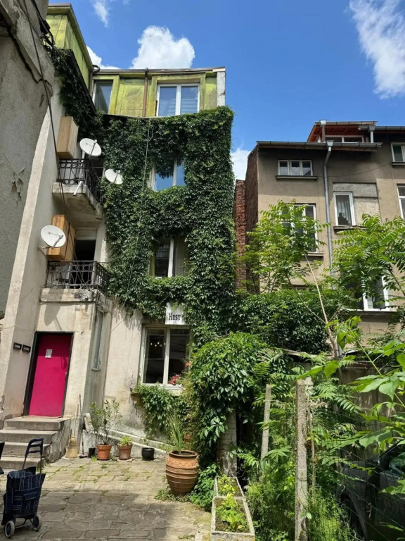 Spacious House in Central Sofia with Garden