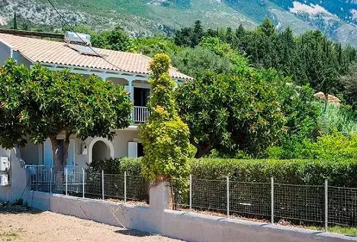 Beachfront Suites Lourdas