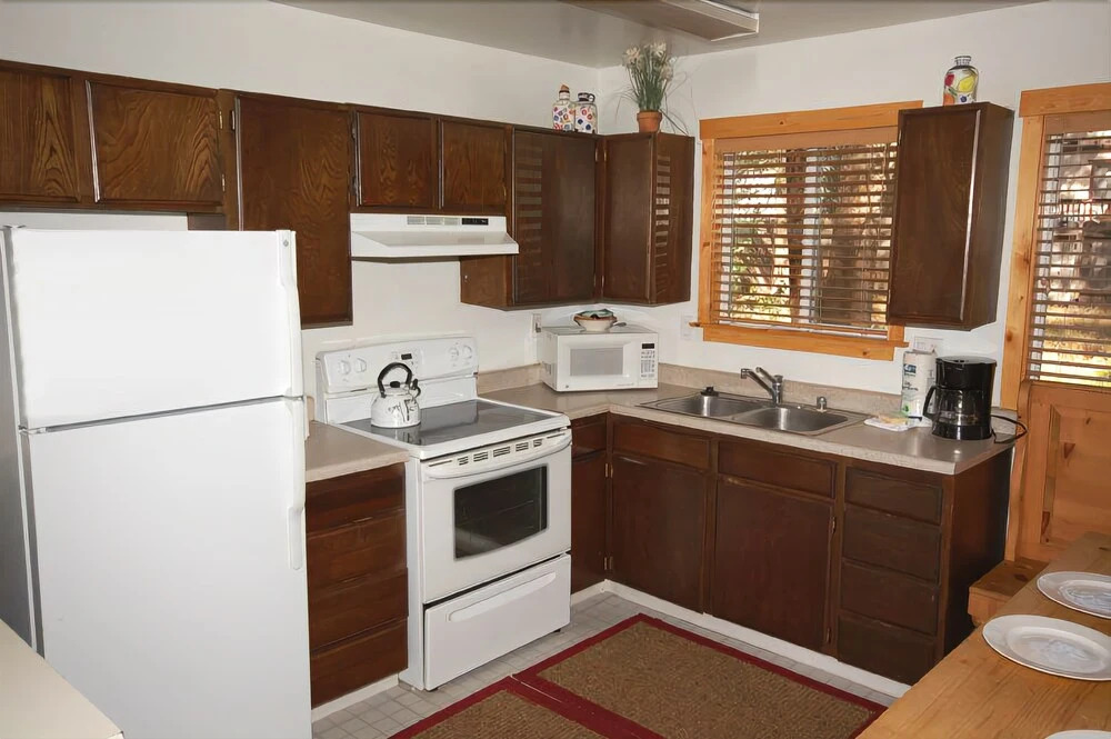 1247 Lester Street by RedAwning