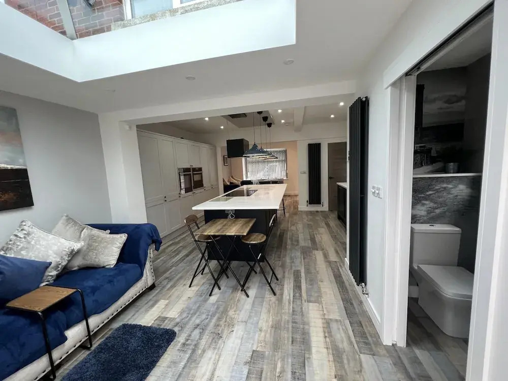 Whole House -sleeps4-parking-garden-bikinghiking