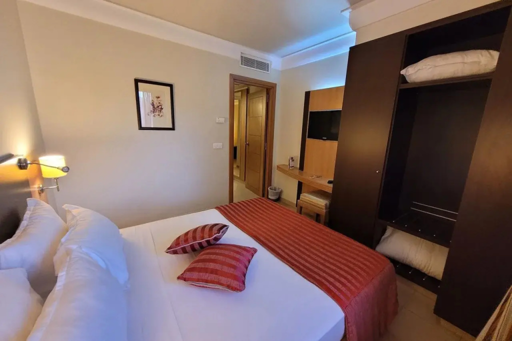Hotel Tiba