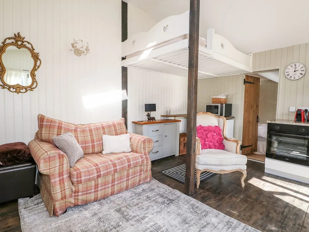 Woodmancote Lodge