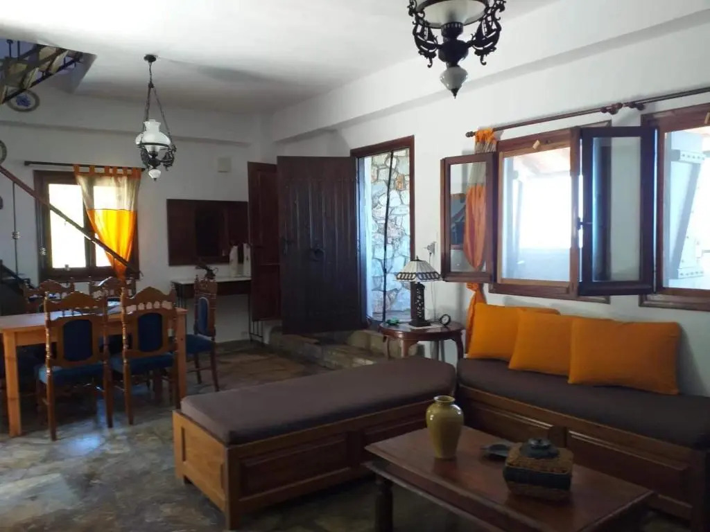 Deep Blue Villa at potistika