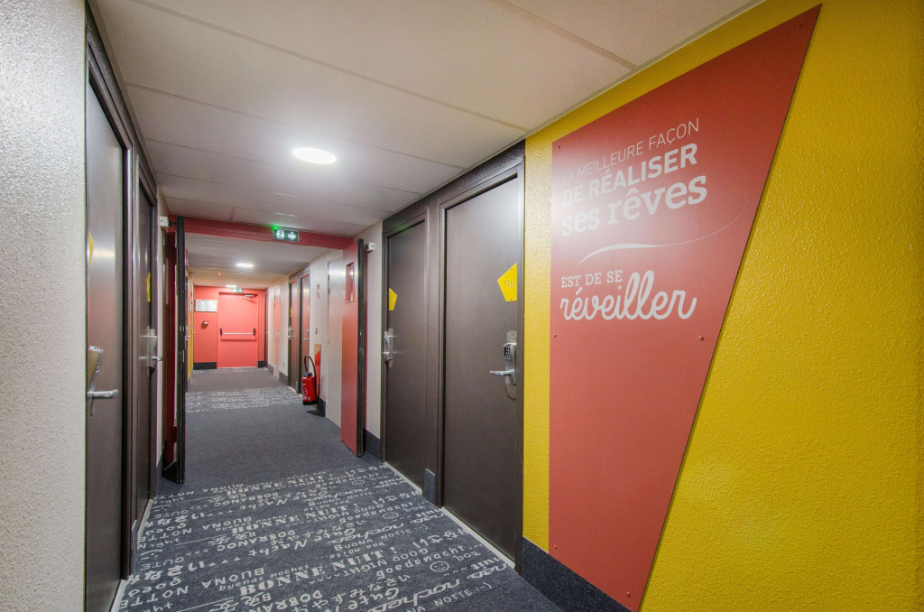 B&B HOTEL CHARTRES Le Coudray