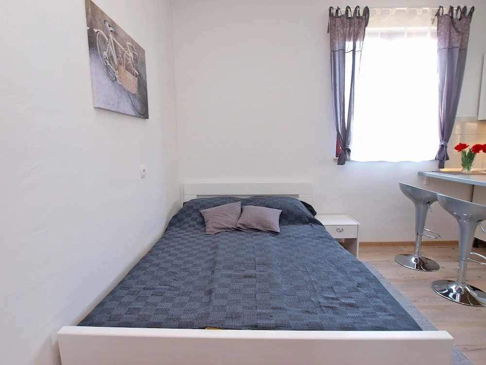 Apartment 589
