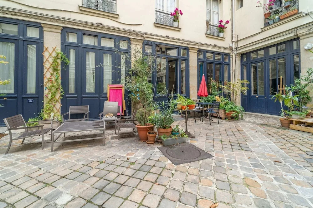 Amazing 2BR Apt With Big Patio 3 Mins From Poissonnière