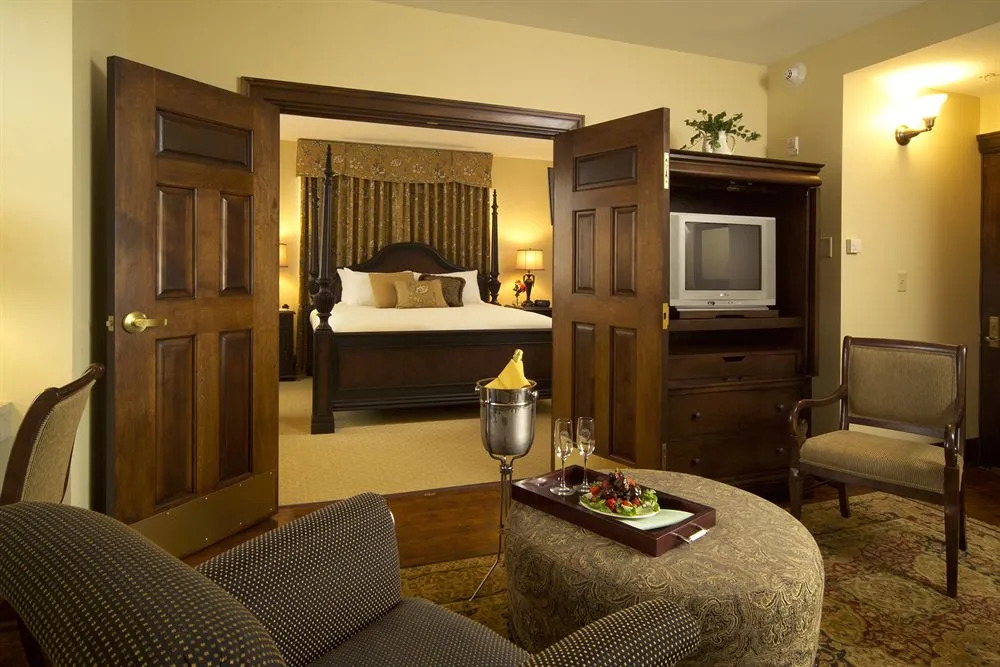General Francis Marion Hotel