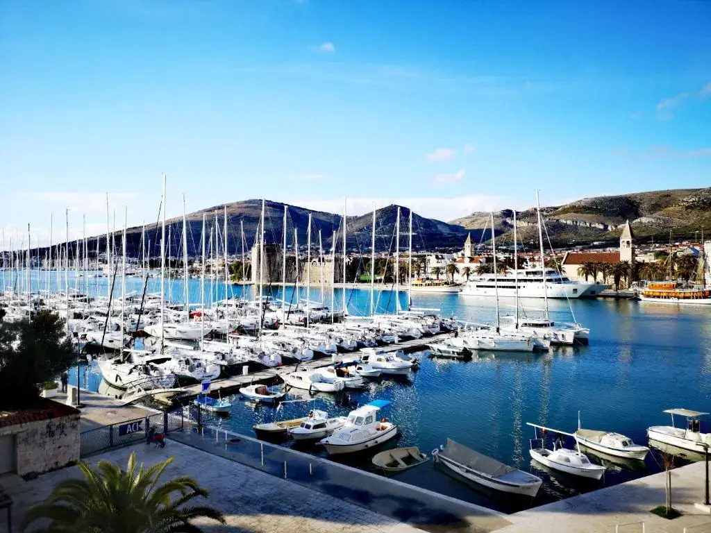 Trogir apartments 4 rooms