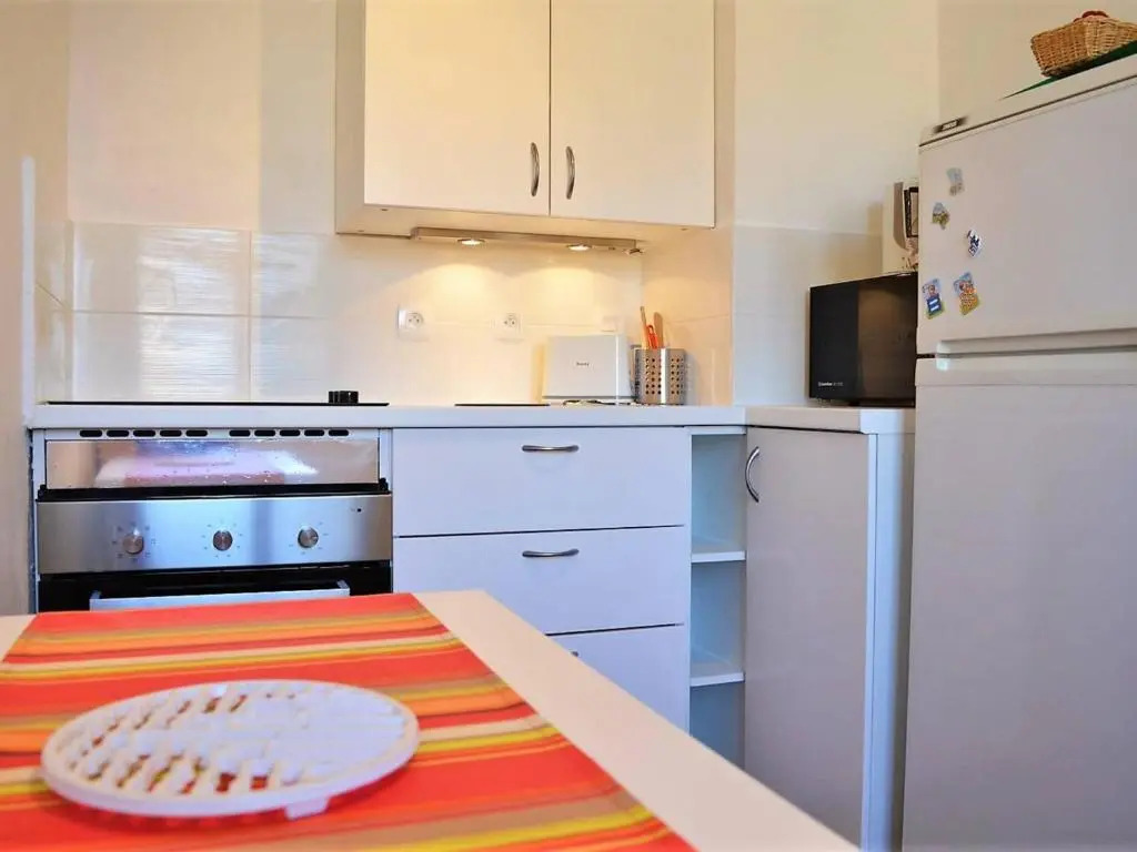 Appartement Le Lavandou, 2 pièces, 4 personnes - FR-1-251-384