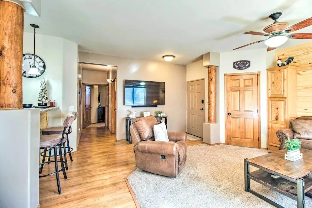 2 Mi to Fool Hollow Lake: Rustic Show Low Condo